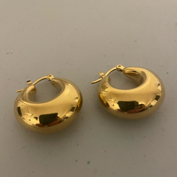 Chunky gold hoops, women’s earrings, gold earrings, hoops, women’s jewel… - Picture 3 of 3